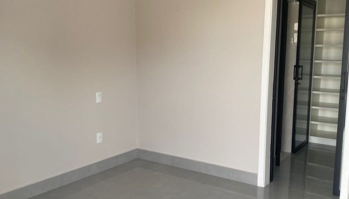 WhatsApp Image 2025-10-16 at 21.49.22 (1)