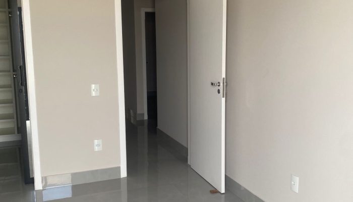 WhatsApp Image 2025-10-16 at 21.49.23