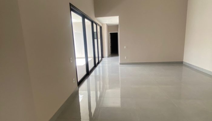 WhatsApp Image 2025-10-16 at 21.49.29