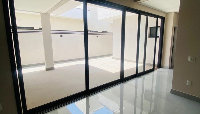 WhatsApp Image 2025-10-16 at 21.49.30